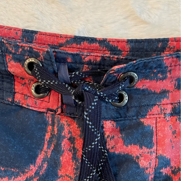 Patagonia size 34 blue with red print - Picture 4 of 9